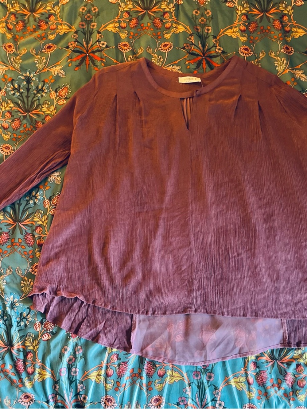 Umgee Plum Pleated Keyhole Tunic